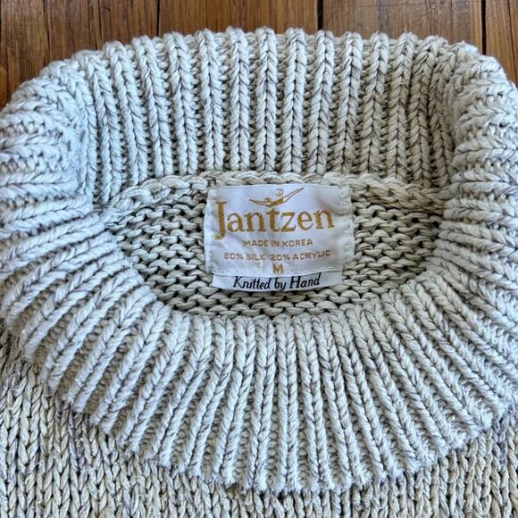 Vintage Jantzen Women’s Chunky Hand Knitted Sweater with Chevron Pattern - Picture 4 of 12